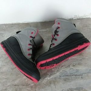 NIKE WOODSIDE TODDLER KID GIRLS DUCK PINK BOOTS 2Y